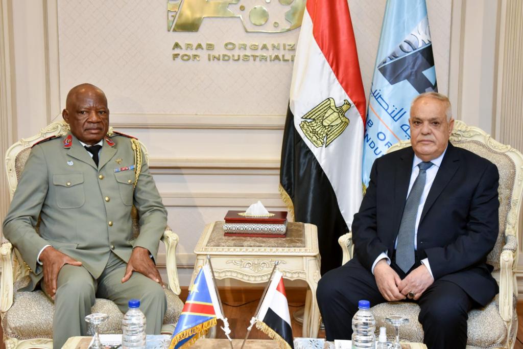 رئيس العربية للتصنيع يستقبل أمين عام وزارة الدفاع الكونغولي