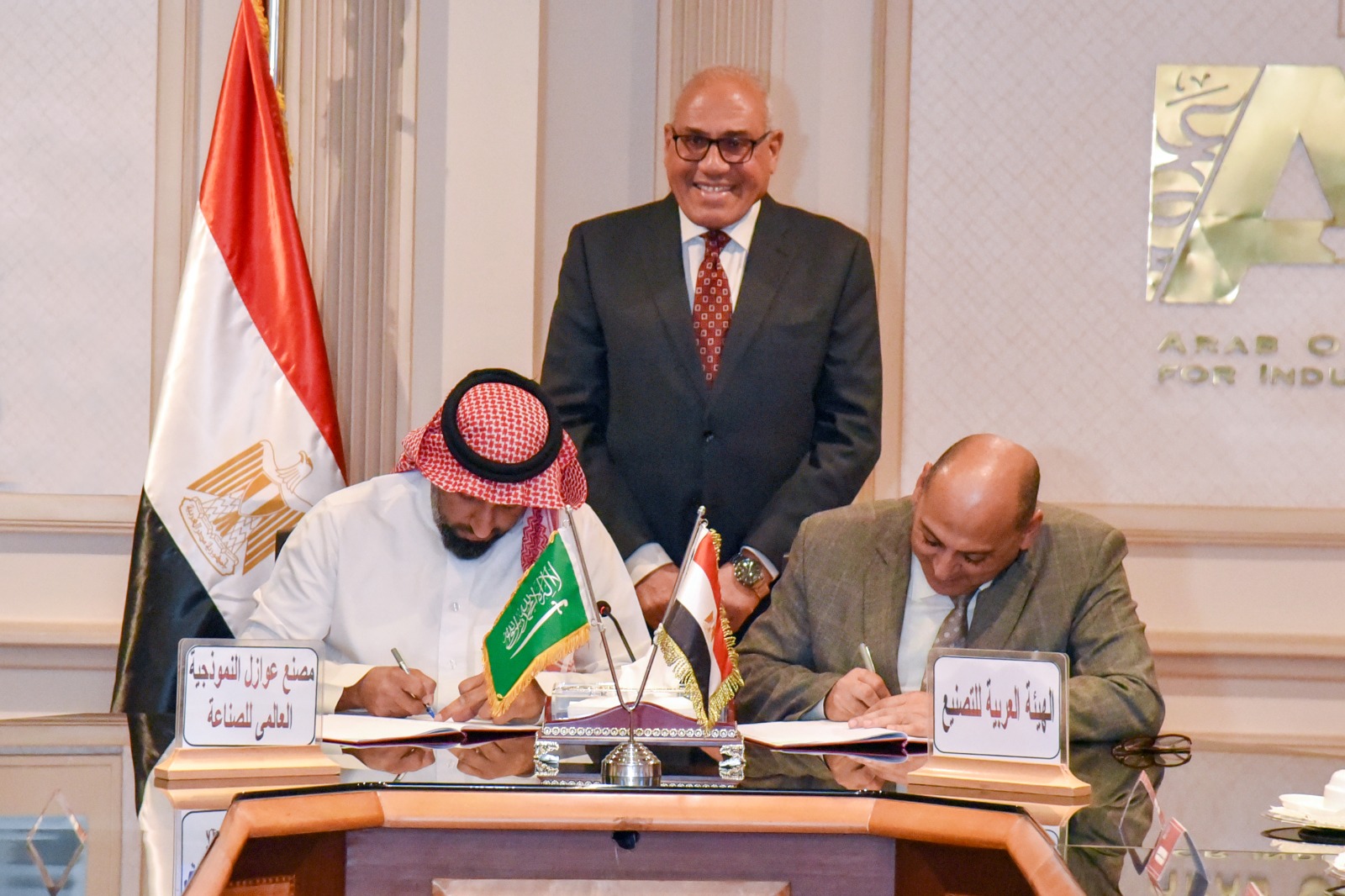 اتفاقية التعاون المشترك لتوطين تكنولوجيا النانو بالشراكة بين العربية للتصنيع ومصنع عوازل النموذجیة العالمى للصناعة السعودية