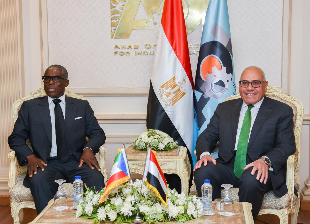 The Chairman  of the AOI discusses with the Vice President of the Republic of Equatorial Guinea Strengthening areas of cooperation in all areas of manufacturing