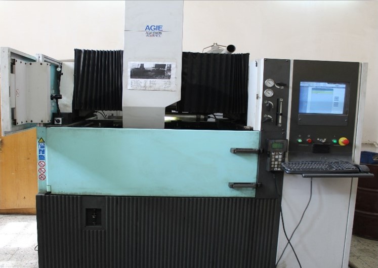 Wire cutting machine