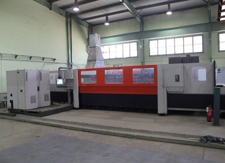 ماكينه القطع بالليزر