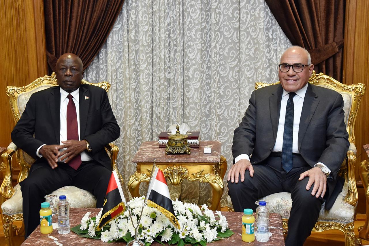 Chairman of the AOI  discusses with the Angolan Minister of National Defense and Veterans to enhance cooperation in all areas of manufacturing