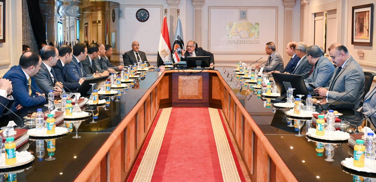 The Arab Organization for Industrialization receives a delegation of students In the Military Diplomatic Representation Qualification Course