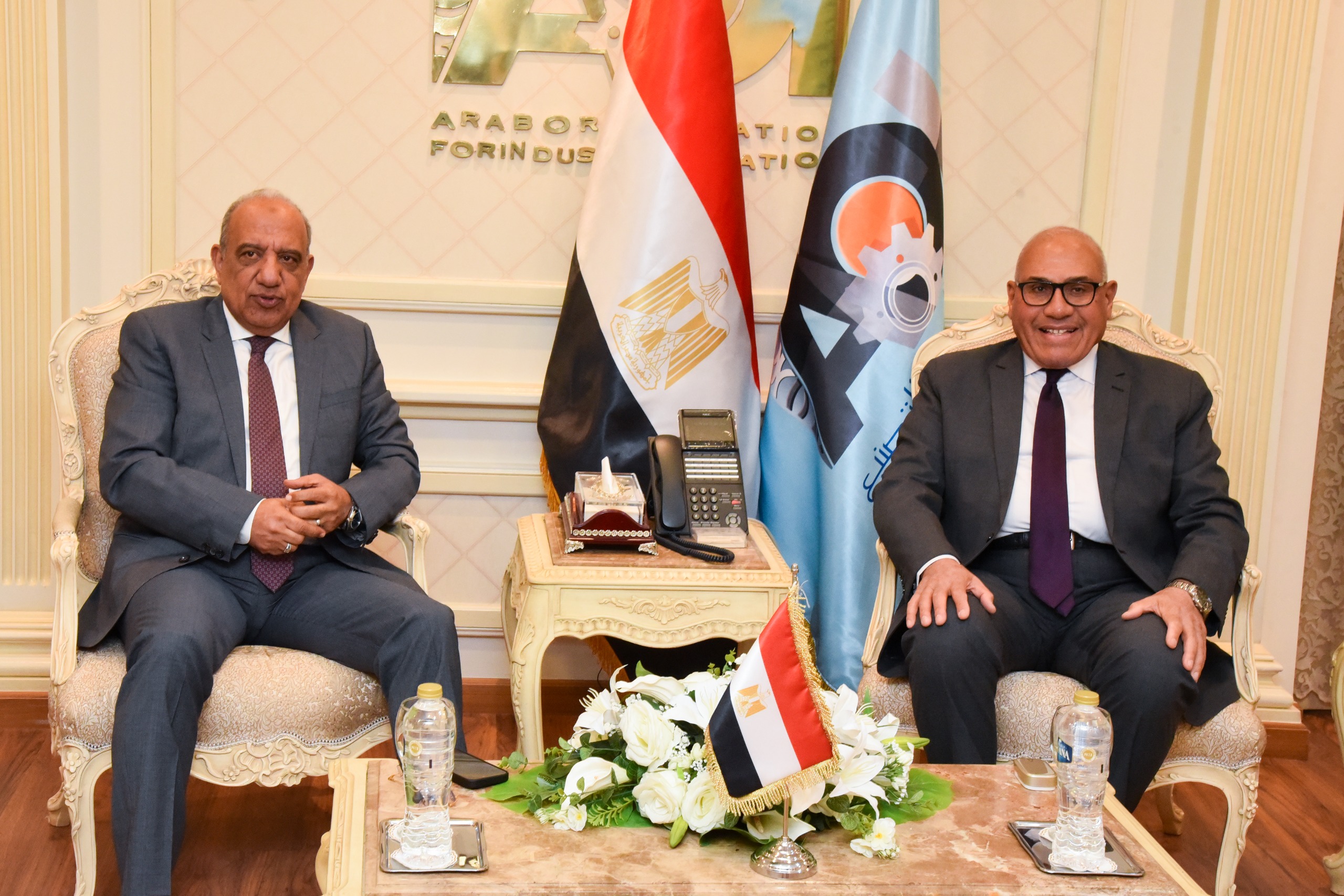 Chairman of the AOI and Minister of Electricity and Renewable Energy Witness the signing of a contract to establish a joint industrial project for solar panels
