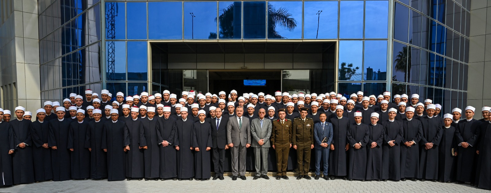 In implementation of the directives of President Abdel Fattah El-Sisi - The AOI  receives a delegation of candidates for work in the Ministry of Endowments