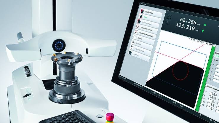Advanced programming and operating of CNC Turning machines.