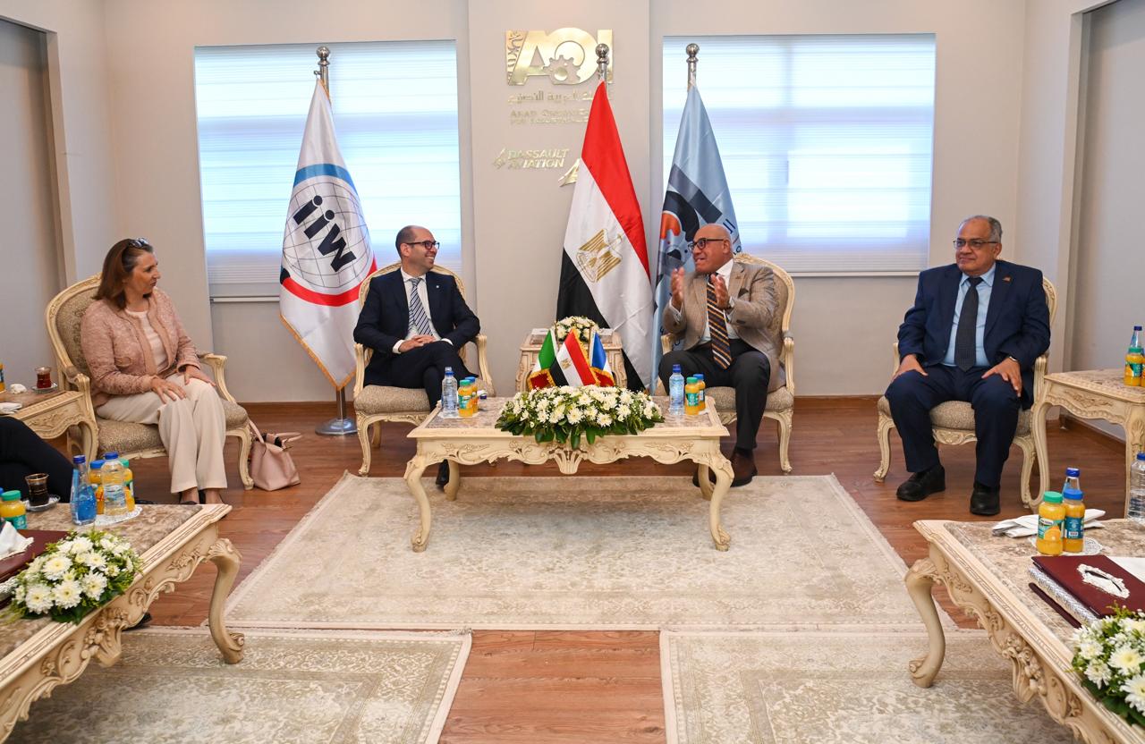 رئيس الهيئة العربية للتصنيع والرئيس التنفيذي للمعهد الدولي للحام  يشهدان افتتاح  أكاديمية الهيئة العربية للتصنيع  للحام والتجميع
