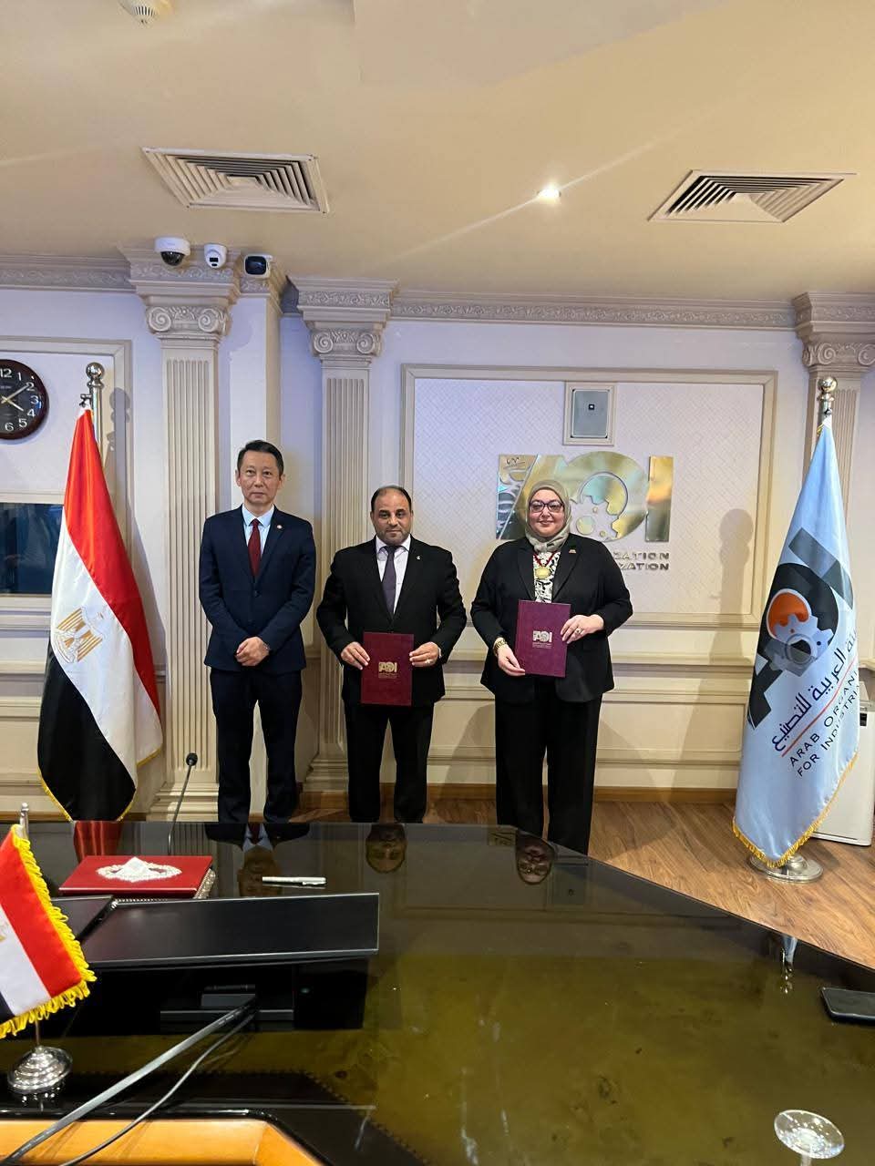 توقيع اتفاقية اطارية  لإنشاء خطوط تصنيع وإنتاج ألواح شمسية فوتوفولتية بالإستفادة من القدرات التصنيعية المتطورة بالهيئة العربية للتصنيع