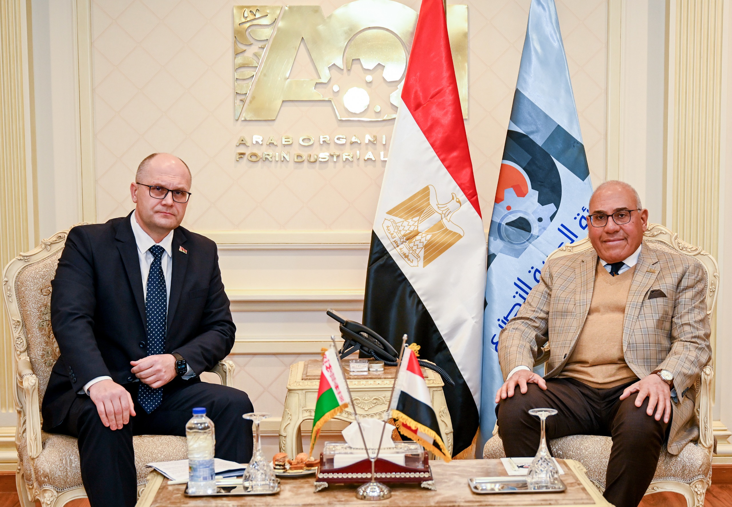 رئيس الهيئة العربية للتصنيع يبحث مع سفير جمهورية بيلاروسيا بالقاهرة تعزيز آليات التعاون في مجالات الصناعة المختلفة
