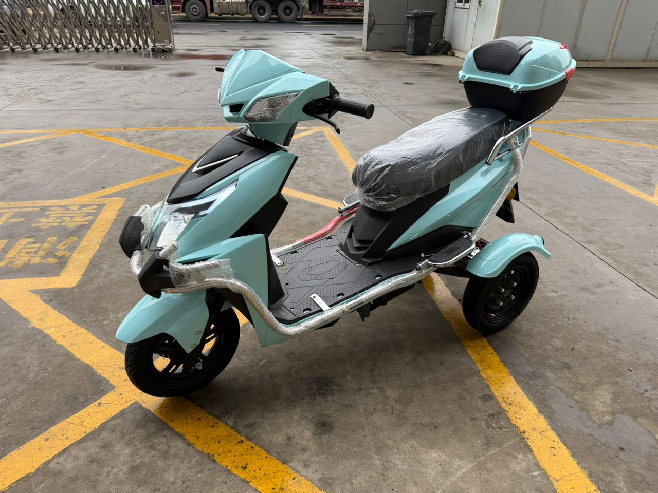 Tri-scooter (TRI GUARD - X)