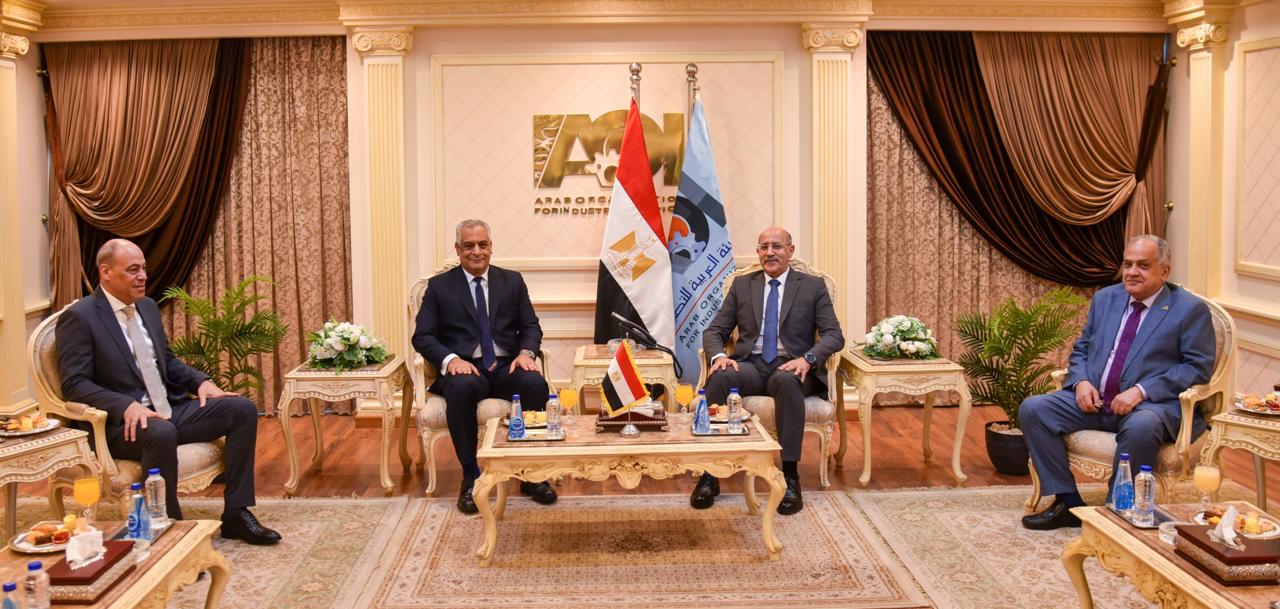 رئيس الهيئة العربية للتصنيع ووزيرالدولة للإنتاج الحربي يبحثان  برؤى طموحة وخطوات جادة تحقيق التكامل الصناعي وتعميق التصنيع المحلي وتوطين التكنولوجيا