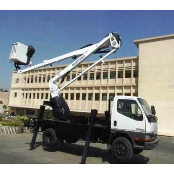 Equipped vehicle Basket hydraulic ladder With a height of 14 meters