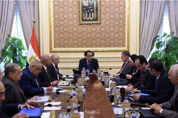 The government is preparing to present the auto industry resettlement strategy to President Sisi