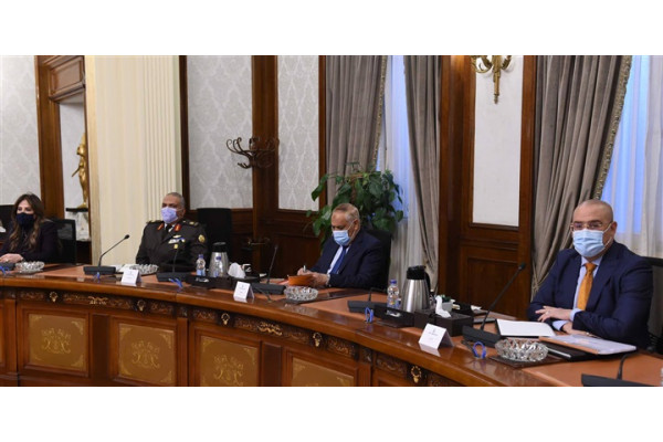 The Prime Minister chairs the meeting of the Main Committee of the Egyptian Villages Development Project