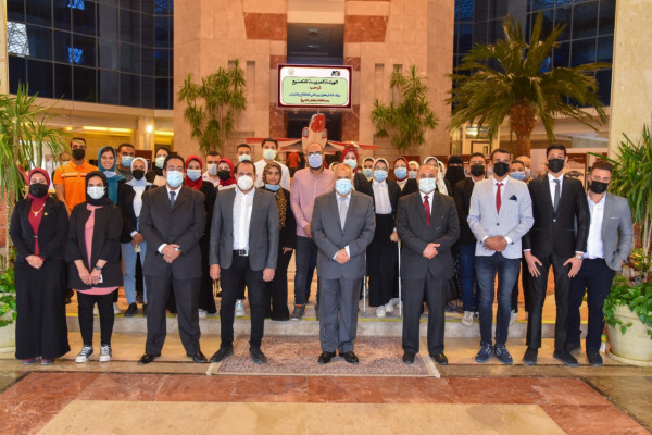 Arab Industrialization receives a delegation of participants in the parliamentarians of the pioneers and the youth