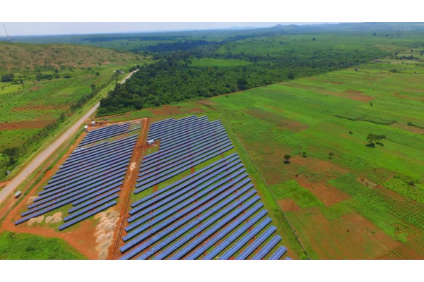 العربية للتصنيع تدعم مشروعات الطاقة المتجددة وتنشئ محطة طاقة شمسية بدولة أوغندا الشقيقة